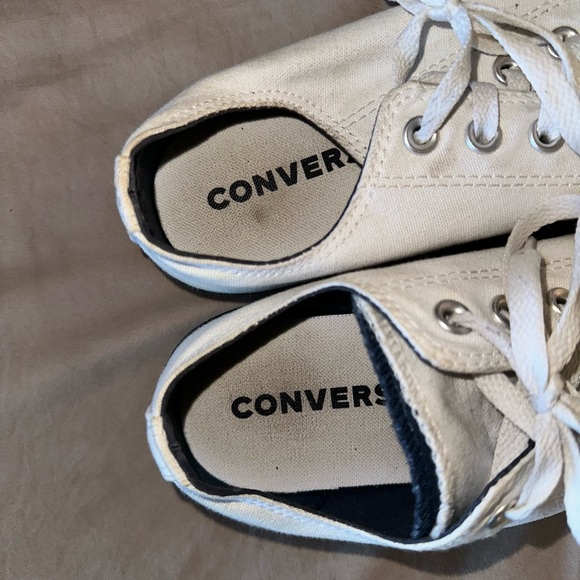 White Converse Size 8.5 Double Tongue Low - Picture 9 of 9